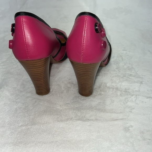 Opposites attract Spencer pink and black slip on heels. Size 6.5. EUC. - Picture 5 of 9